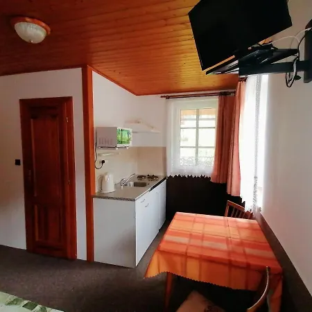 Apartman 670 S Terasou Pod Lysou Horou