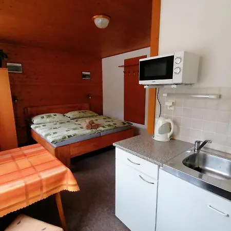 Apartman 670 S Terasou Pod Lysou Horou 公寓